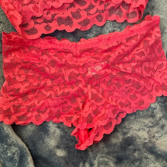 Lingerie Set Sz Medium Pink fuchsia Lace Bralette Bra Matching Panties Waist Fit - Picture 3 of 10